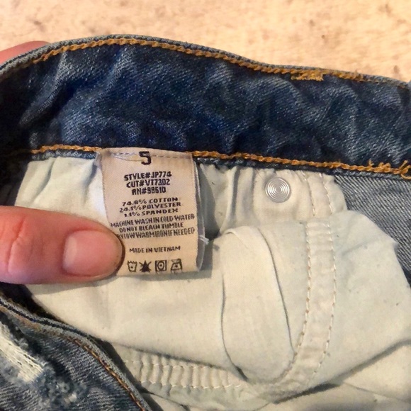 Like New Distressed Boot Cut / Flare Jeans Size 4 - Picture 5 of 6